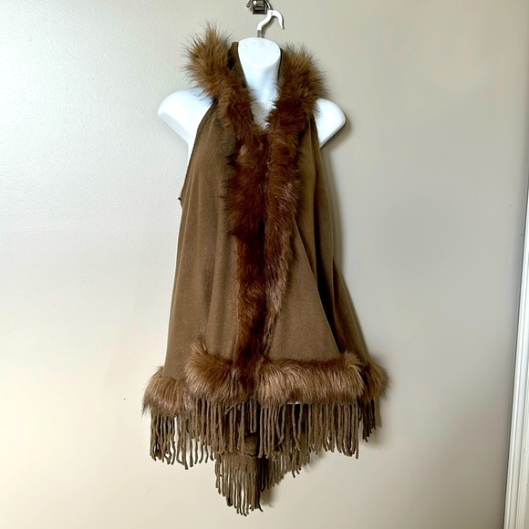 Brown Cardigan knit with fringe and fur details - Picture 1 of 6